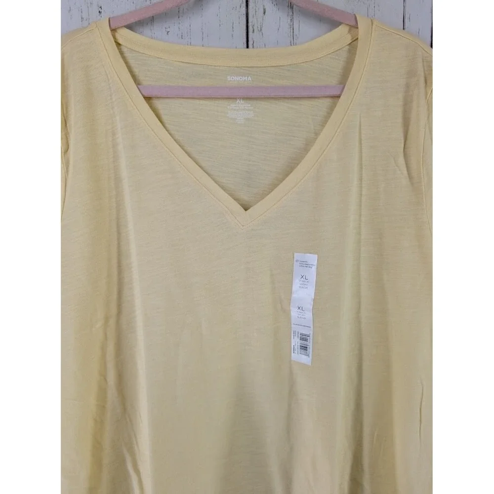 Sonoma Size XL The Everday Tee Light Yellow‎ Womens Short Sleeve V Neck Top NWT - Picture 4 of 8